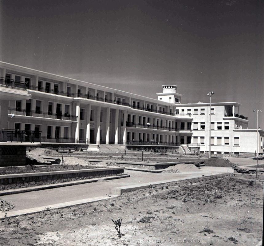 Tlemcen 505- Le nouvel hopital COLLECTION DES AMIS DE ND DE SANTA CRUZ.jpg